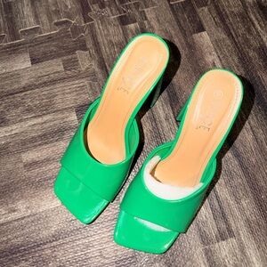 Elegant Green Women's Heels